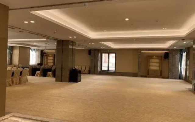 Zongheng Outlets Hotel