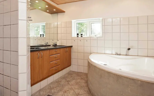 8 Person Holiday Home in Store Fuglede