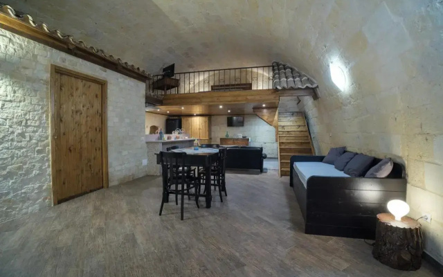 ROBERTO's Guest House