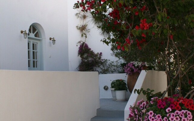 Spiros & Hiroko Hotel - Adults Only