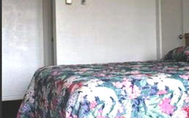Fountain Inn & Suites