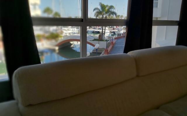 Del Parque Flats Puerto Marina Isla