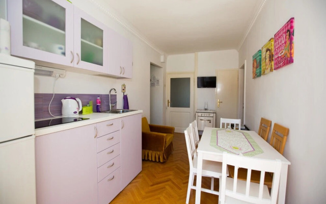 Guest House Gugily