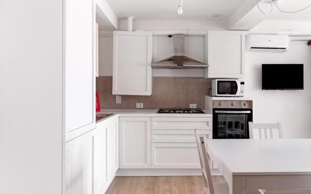 Bright and Cozy Studio by Wonderful Italy