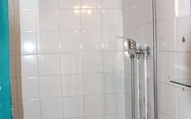 House With 3 Bedrooms in Saintes-maries-de-la-mer, With Furnished Terr