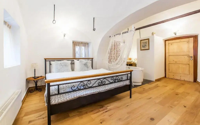 Hotel Pok Garni
