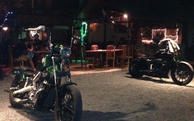 The Lazy Bar And Guesthouse