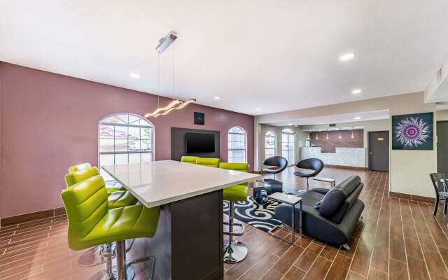 Quality Inn & Suites Canton