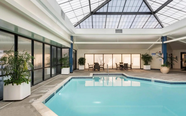 Crowne Plaza Providence-Warwick Airport by IHG