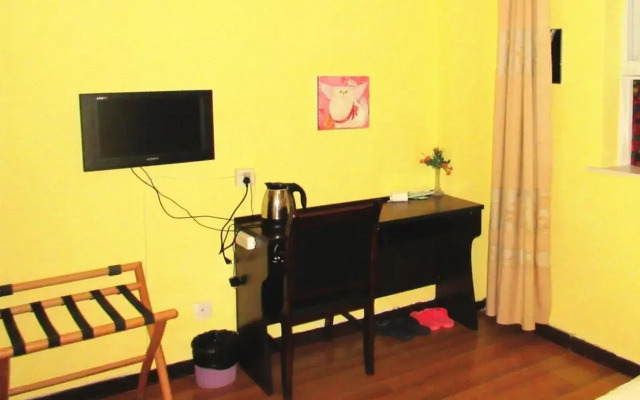 25 Four Seasons Youth Hostel