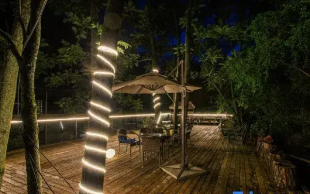 Lixian Mountain Lodge Folk Hotel
