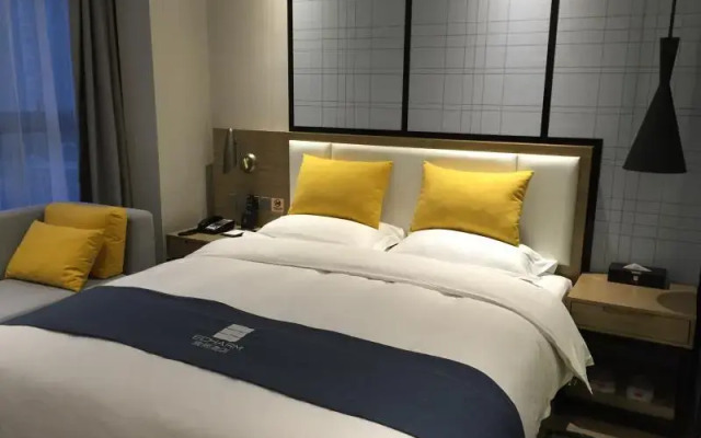 Echarm Hotel (Wutong Street Subway Station)