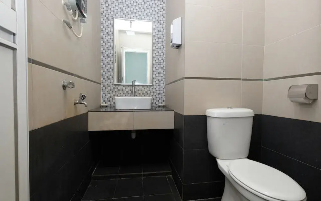 OYO 44023 Mehram Hotel