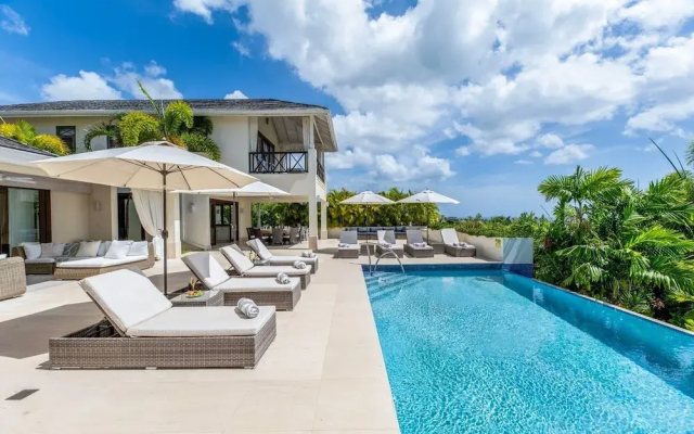 Infinity House by Blue Sky Luxury