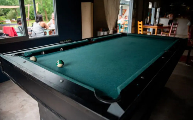 Mundaka Hostel y Bar - Adults Only