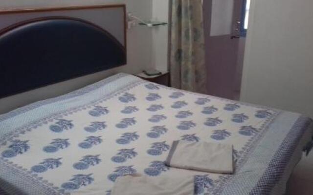 Arun Hotel