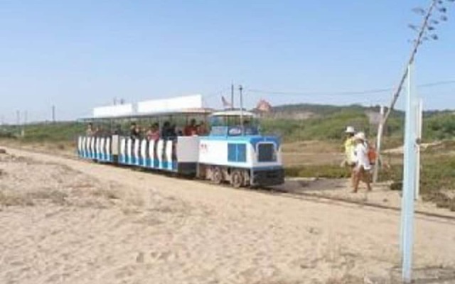 Aroeira Villa Sleeps 10 With Pool