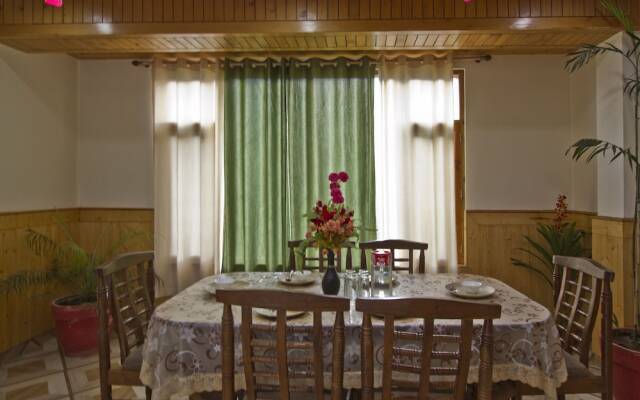 OYO 8866 Mountain Face Cottage