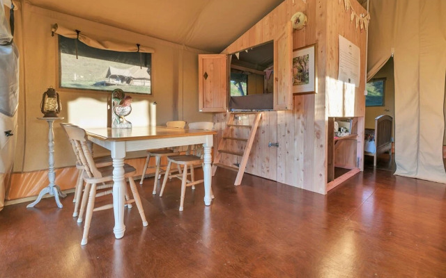 Luxury Under Canvas