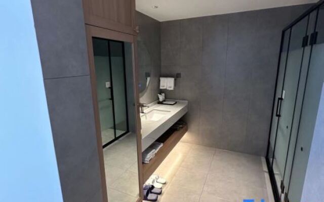 Yishanyihai Designer B&B (Dali Ancient Town)