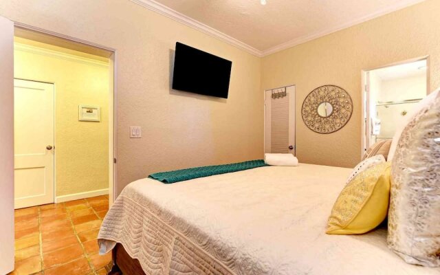 Sunset Point Apartment 4