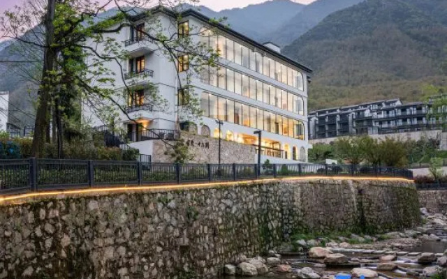 Yunman 16 (Anji Yunshang Grassland Panda Tribe Adventure Park) – Outside – Huzhou