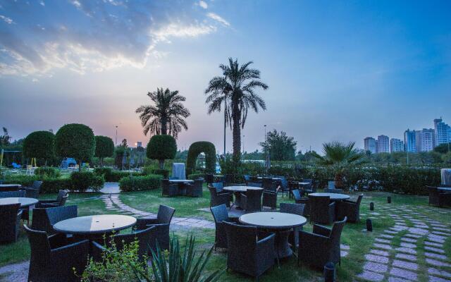 New Park Hotel