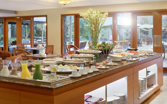Novotel Surabaya - Hotel & Suites