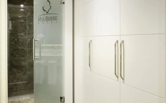 Mia Berre Hotels