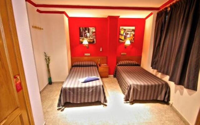 Hostal Apolo Trece