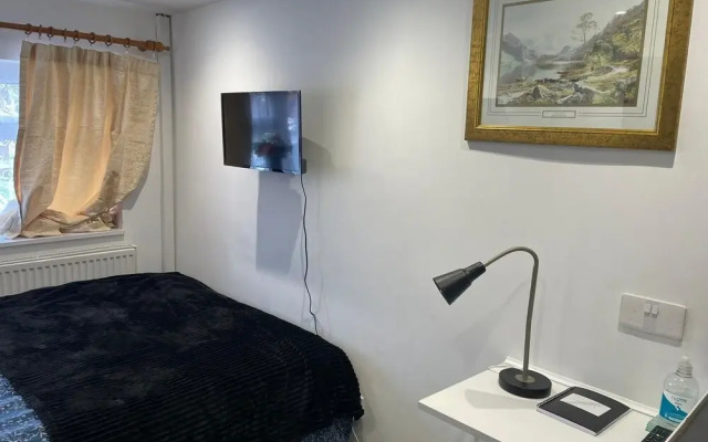 Onsite Cosy Practical Studio - in a Quite Area