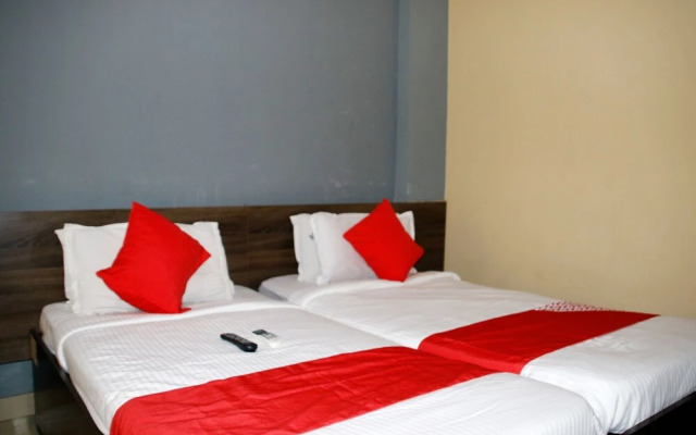 OYO 23423 Hotel Malabar Palace