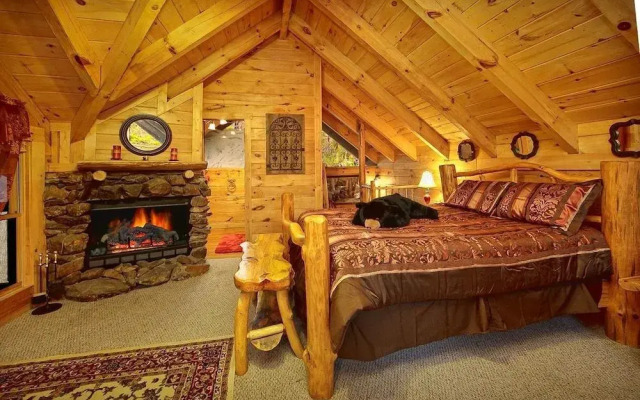 Creekside Hideaway