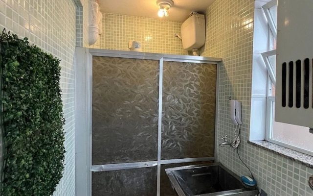 Spacious apartment on Copacabana beach