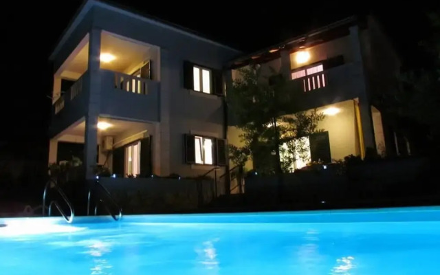 Villa With Garden and Pool, Supetar, Island Brac