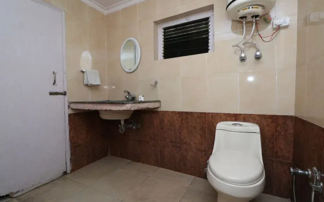 OYO 27612 Maitri Holiday Home