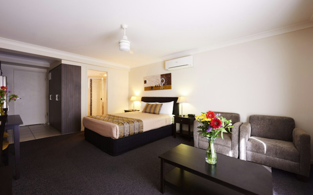 Blackwater Central Motel