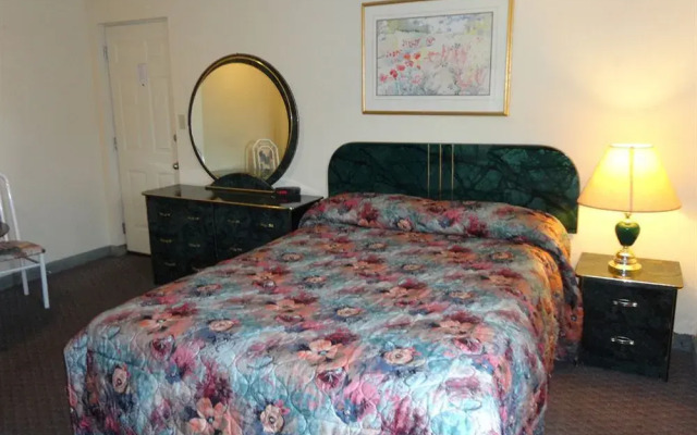 Scottish Inn Near the Falls and Casino