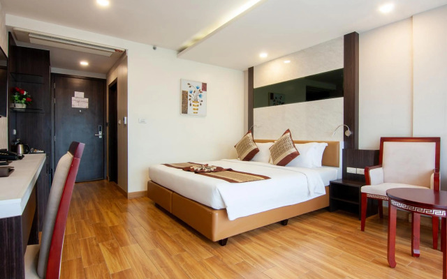 Golden Jomtien Beach Hotel