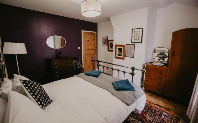 Unique, cosy, Lake District artist hideaway - 5 bd