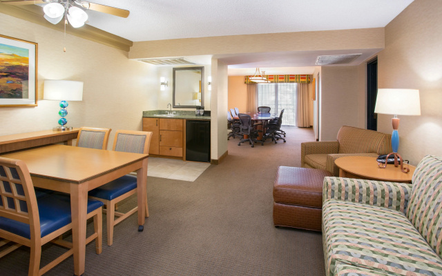 Embassy Suites by Hilton Phoenix Biltmore