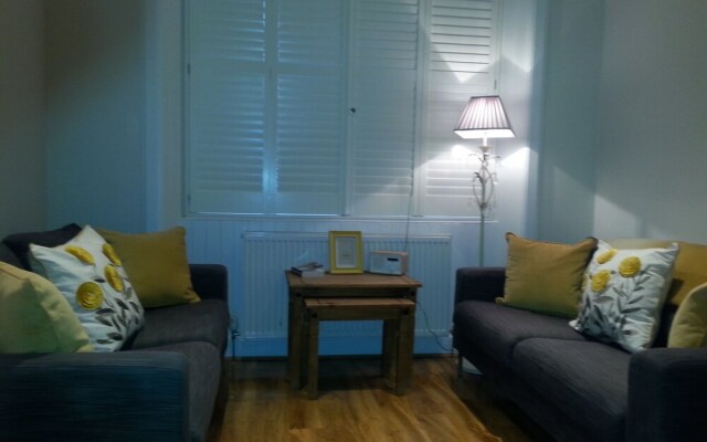 Edinburgh City Centre Apartment