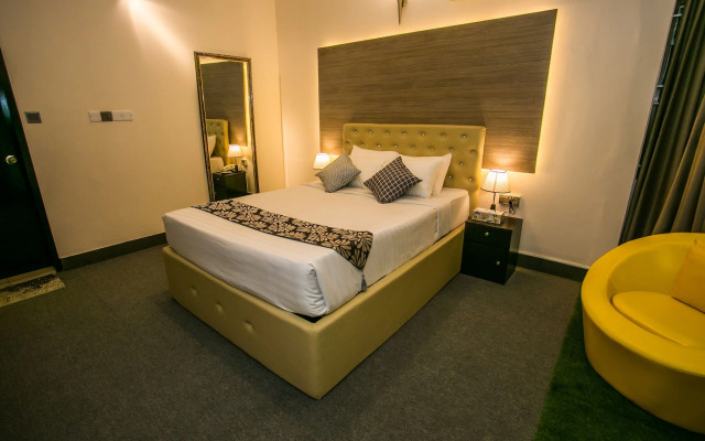Hotel Tropical Daisy