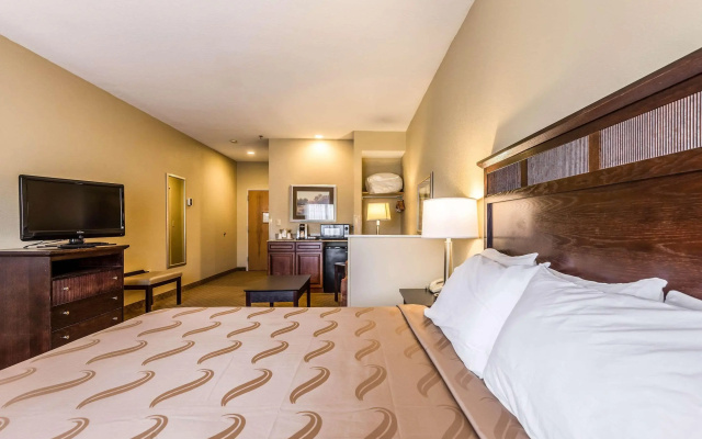 Quality Inn & Suites Hendersonville - Flat Rock