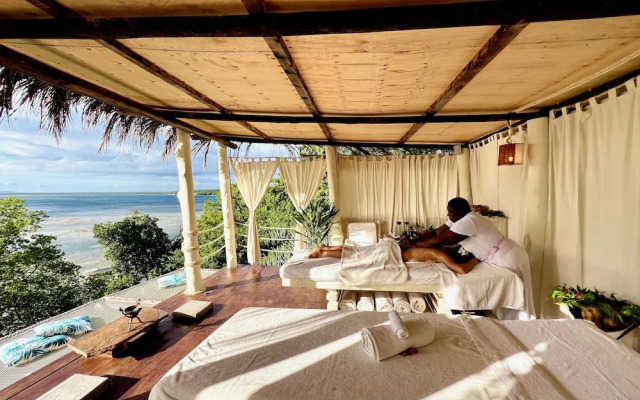 Rock and Sea Resort
