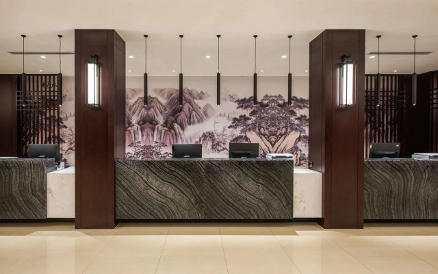 Ramada Encore by Wyndham Linqu Downtown