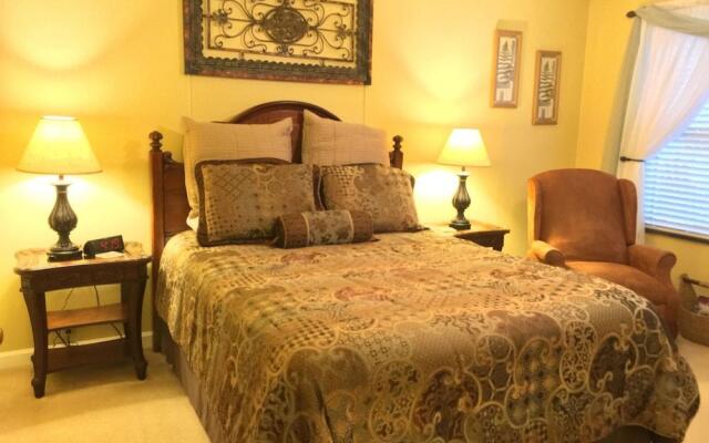 Brookside Mountain Mist Inn