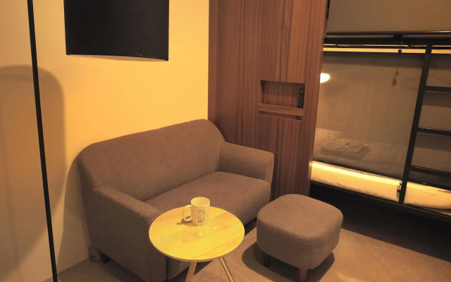 Daan Park Hotel - Hostel