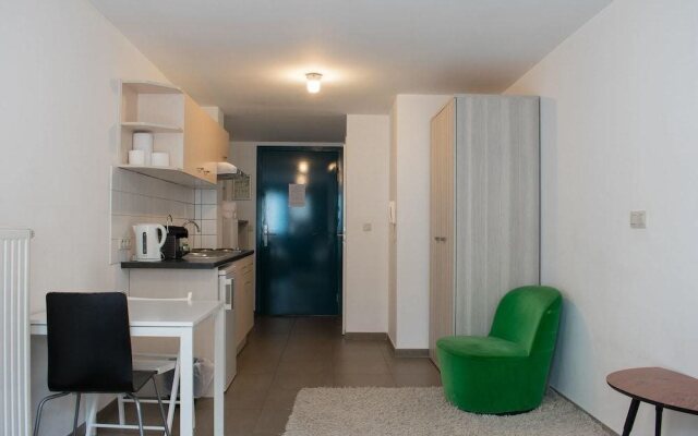 13 O'clock Hostel