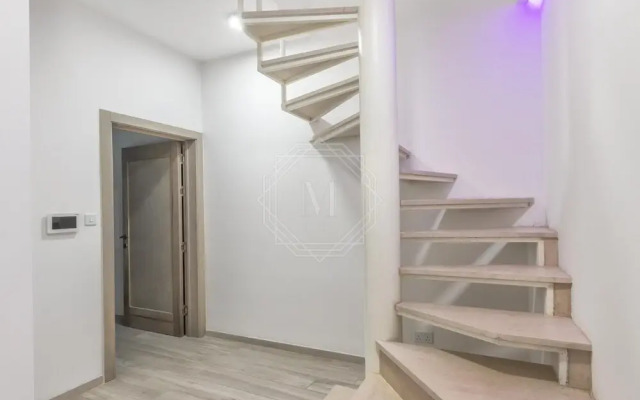 Seafront Penthouse Triplex- Roof Terrace & Hot Tub